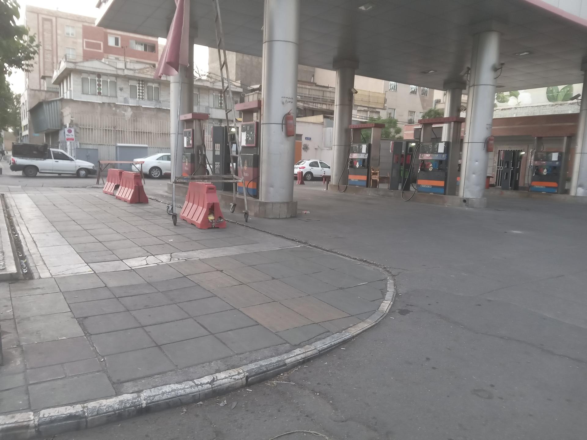 عکس پمپ بنزین جایگاه 126