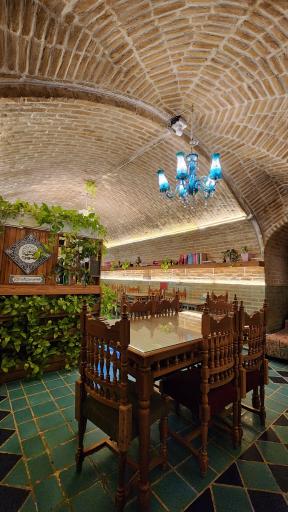 عکس کافه رستوران هفت پنجره