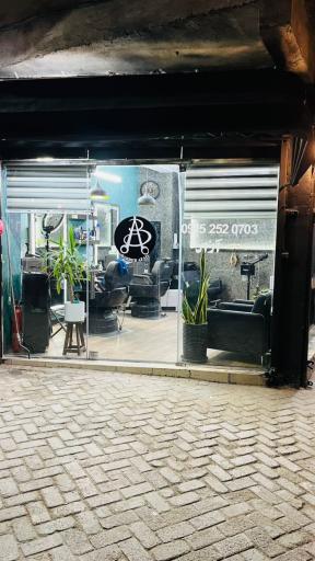 عکس پیرایش آزاد 