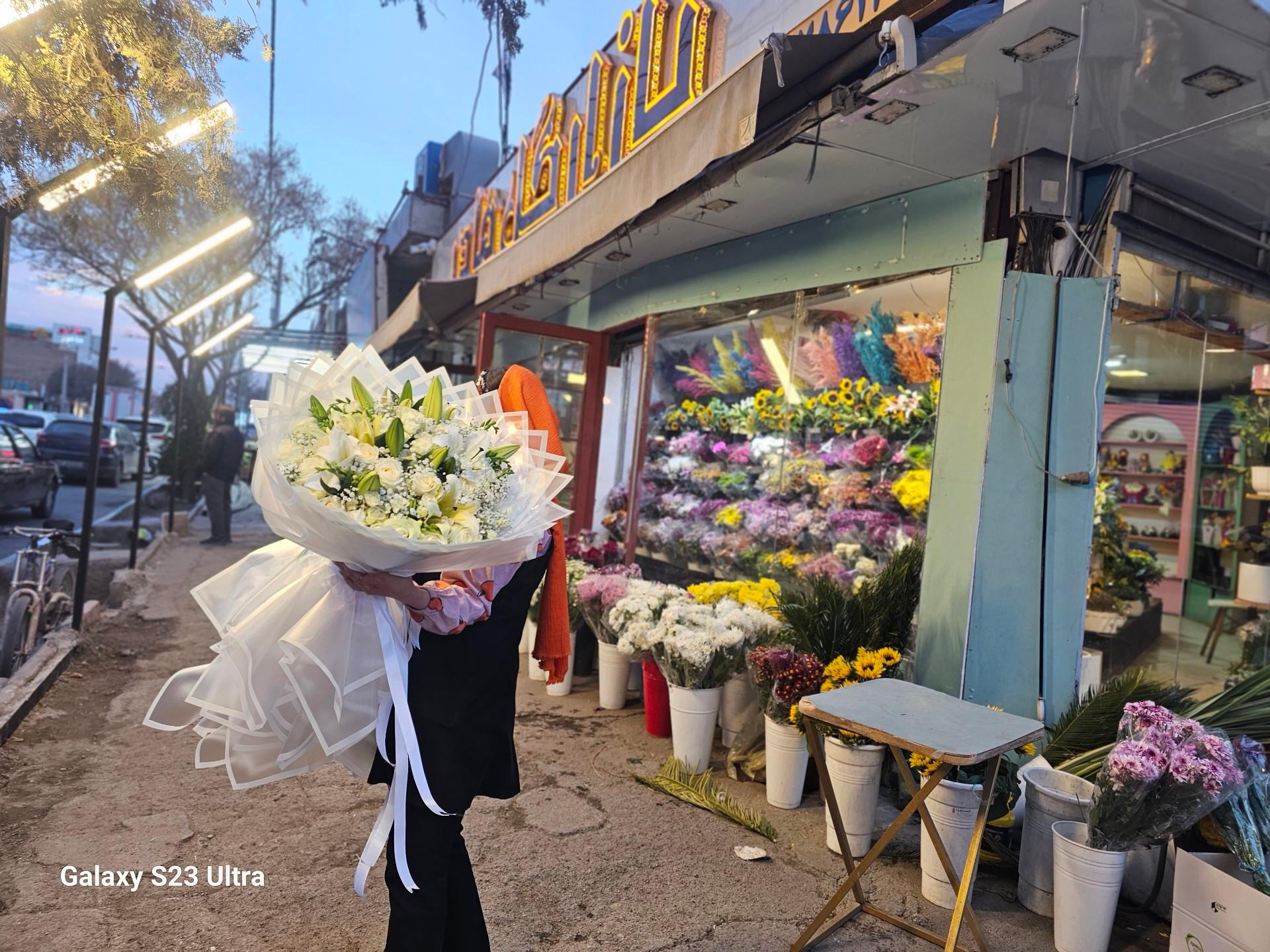 عکس بازار گل مادر 
