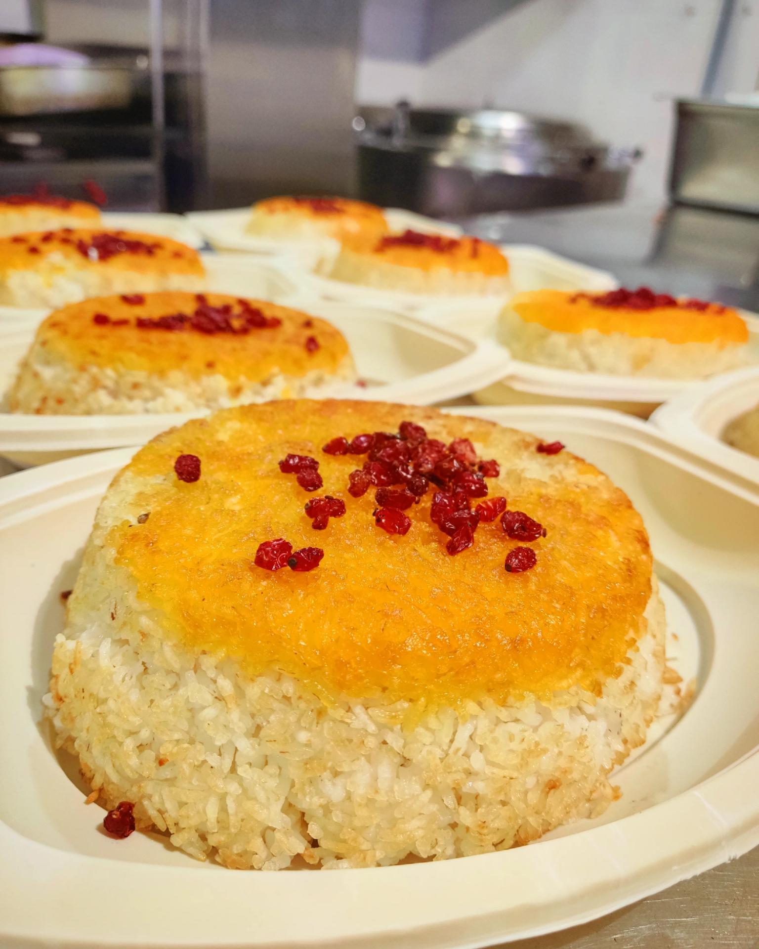 عکس رستوران و بیرون بر ترنج