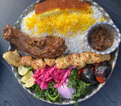 عکس رستوران رویایی آریا شاندیز 