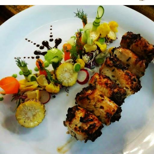 عکس غذای آماده میزبان