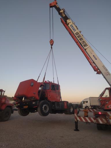 عکس موسسه جرثقیل فتاحی 