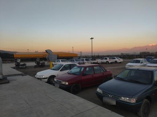 عکس پارکینگ ترمینال شرق