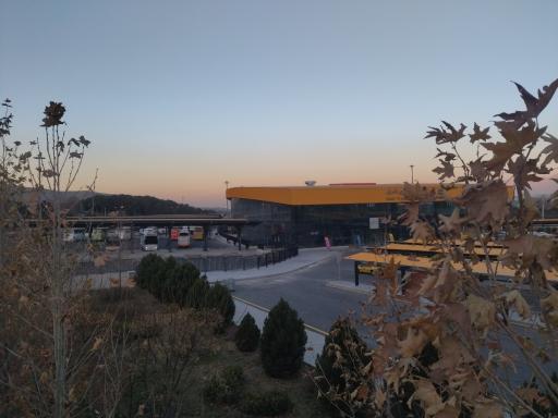 عکس پارکینگ ترمینال شرق