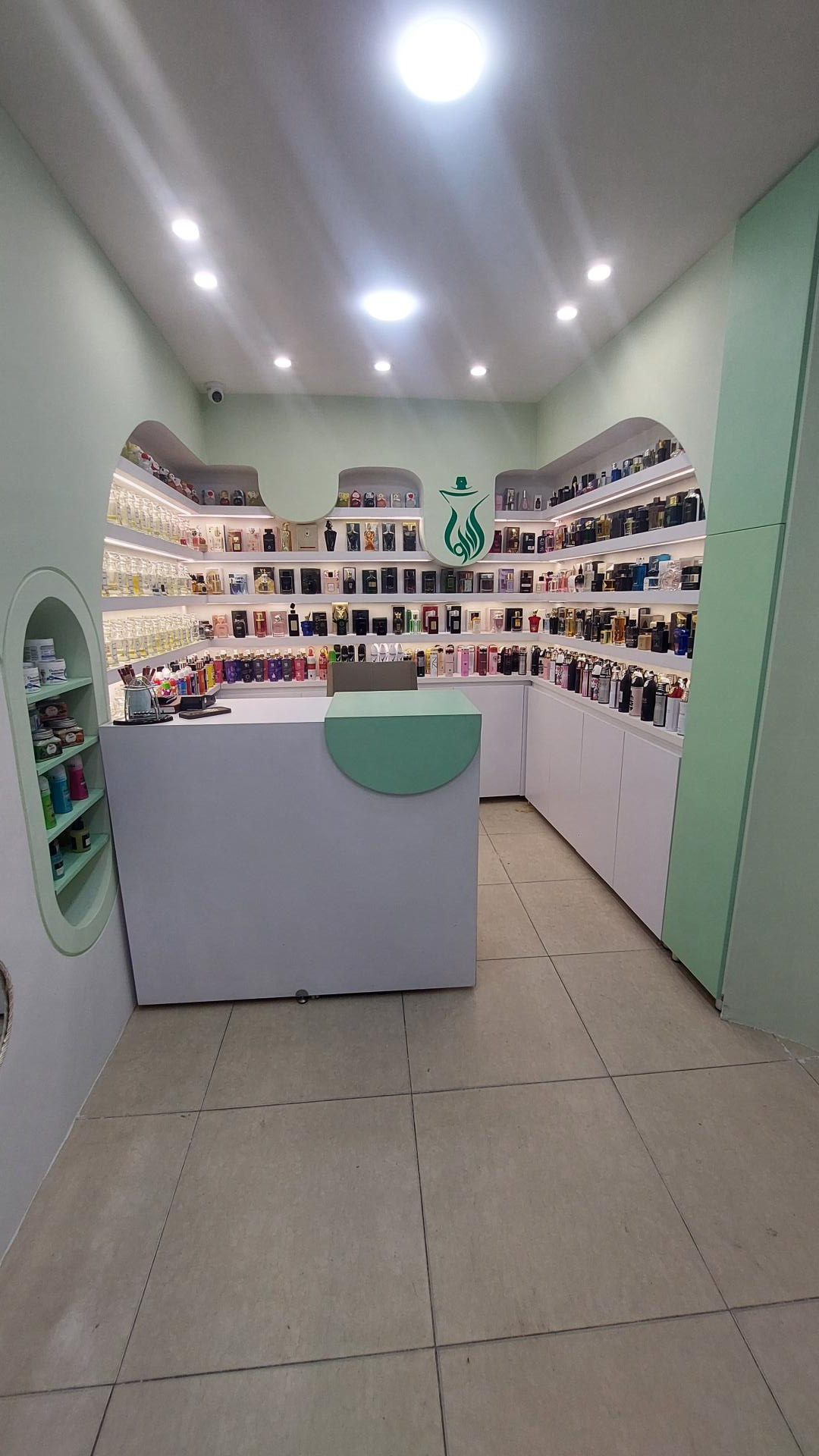 عکس گالری عطر کاراکو
