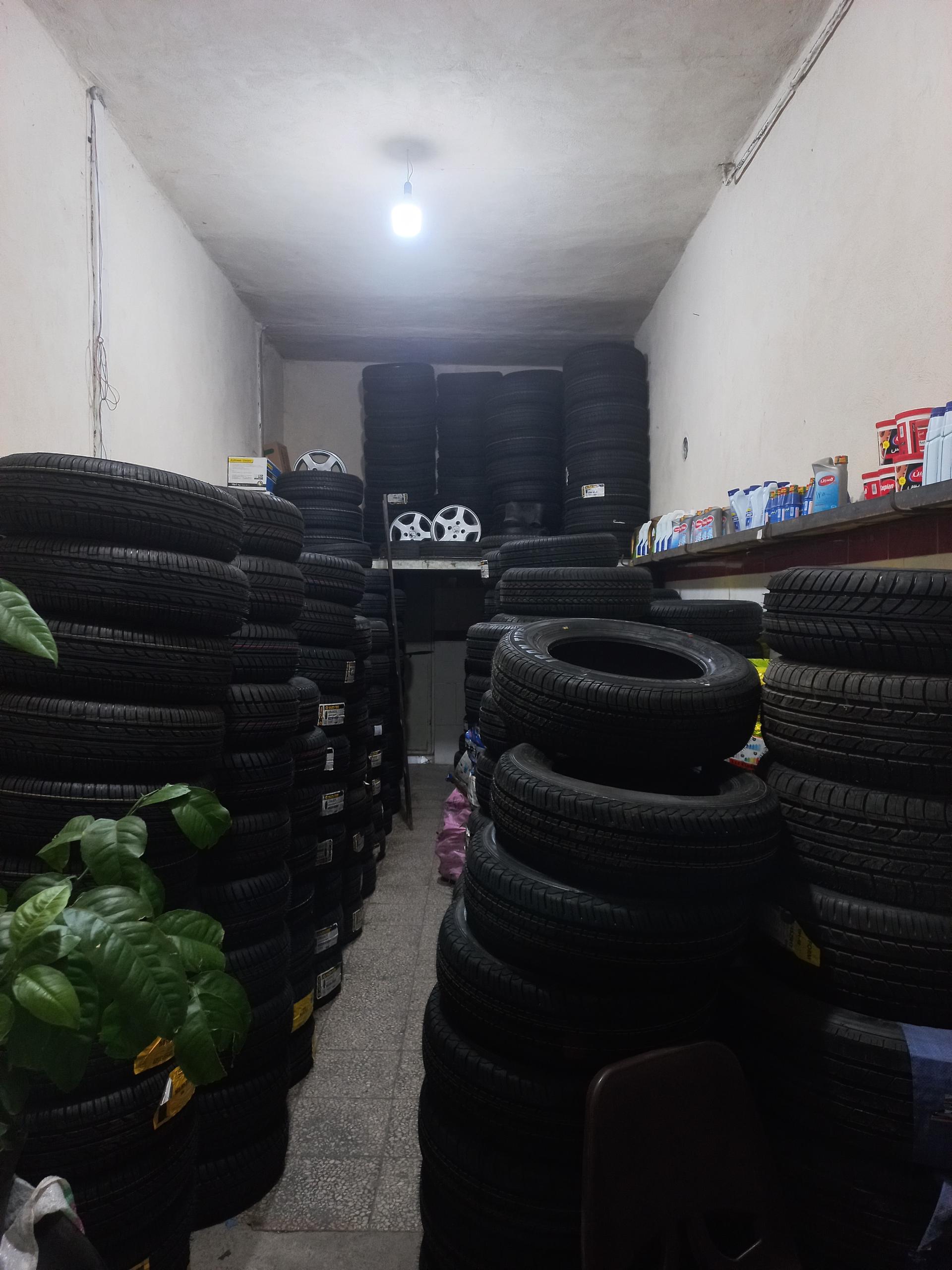 عکس لاستیک فروشی آذربایجان