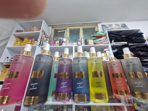 عکس پوشاک و لوازم آرایشی فاطیما