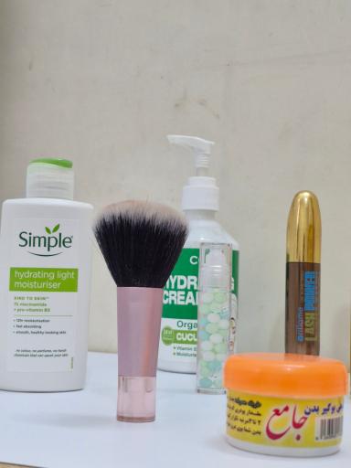 عکس پوشاک و لوازم آرایشی فاطیما