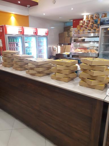 عکس فست کژوال زرین