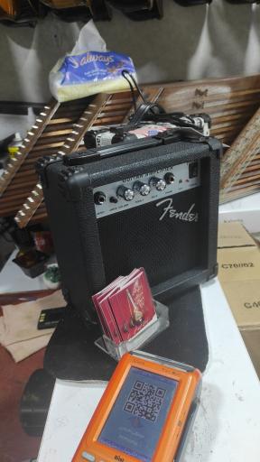 عکس فروشگاه لوازم موسیقی افتخاری