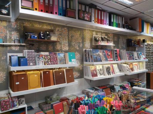 عکس نوشت افزار آویژه