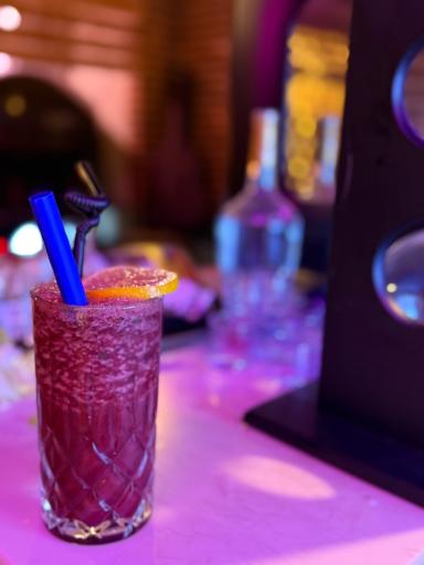 عکس کافه رستوران لئو