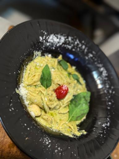 عکس کافه رستوران لئو