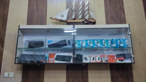 عکس دی سیستم