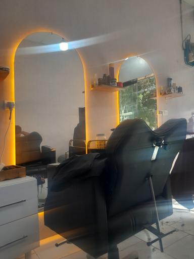 عکس آرايشگر آقای مو