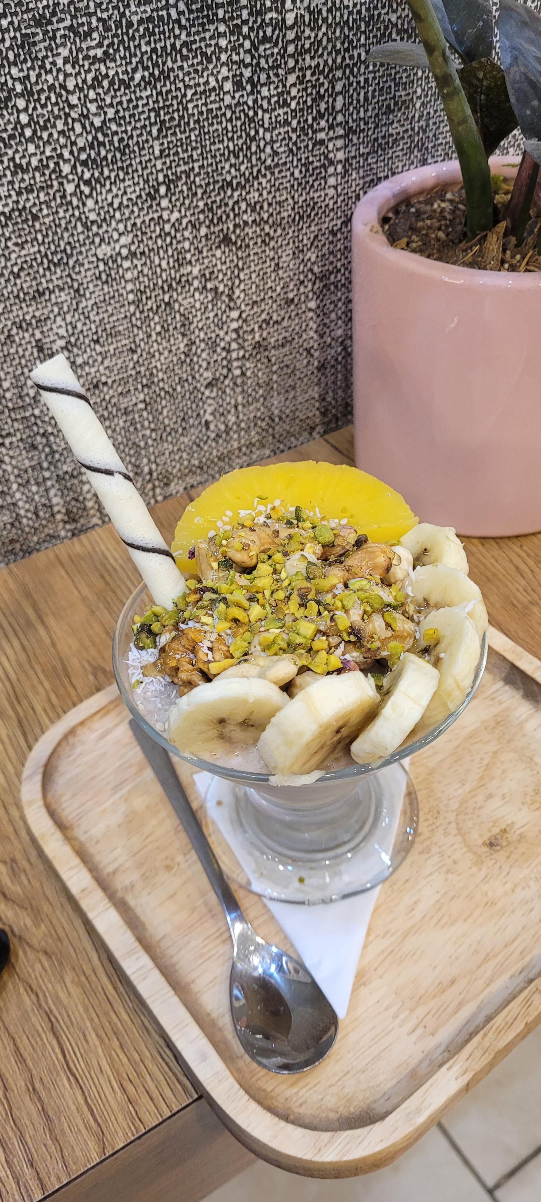 عکس کافه بستنی ویتامینه