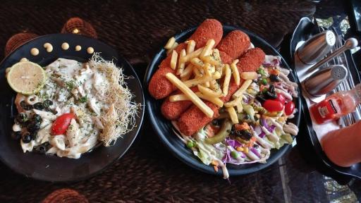 عکس کافه رستوران باران