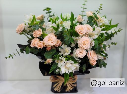 عکس گل فروشی پانیذ