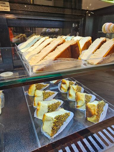 عکس بوتیک شیرینی ژوسه