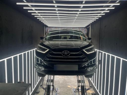 عکس کارشناسی و تشخیص رنگ خودرو کارنیک