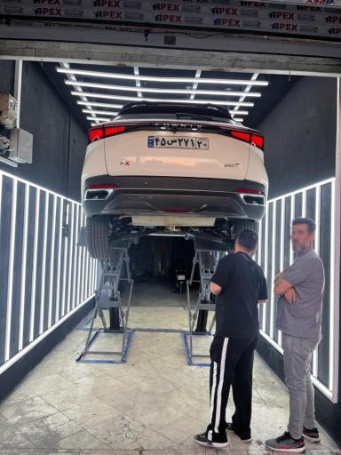 عکس کارشناسی و تشخیص رنگ خودرو کارنیک