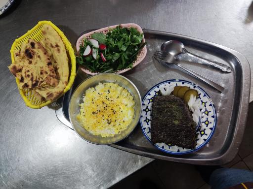 عکس صبحانه سرای دیوار بلند 