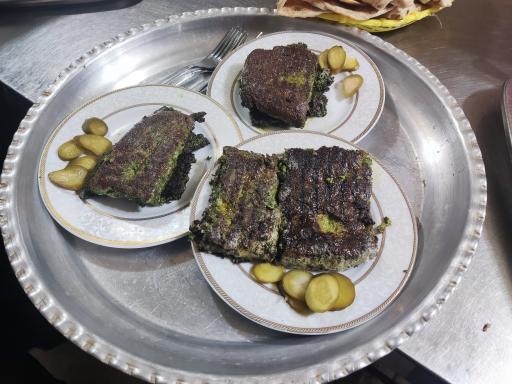 عکس صبحانه سرای دیوار بلند 