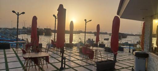 عکس کافه فست فود شب نشین