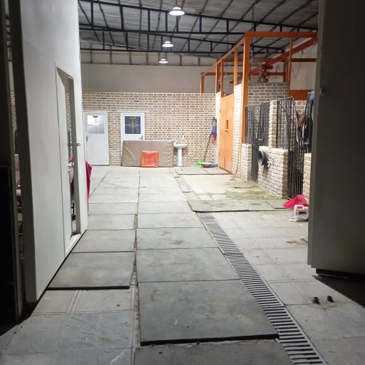 عکس بیمارستان تخصصی اسب صابری افشار