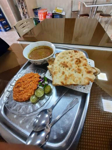 عکس صبحانه سرای دیوار بلند 