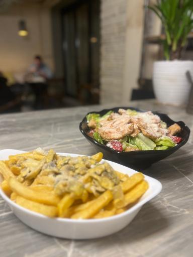 عکس کافه رستوران قهوه خیابان ایتالیا