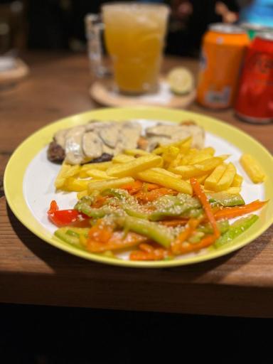 عکس کافه رستوران قهوه خیابان ایتالیا