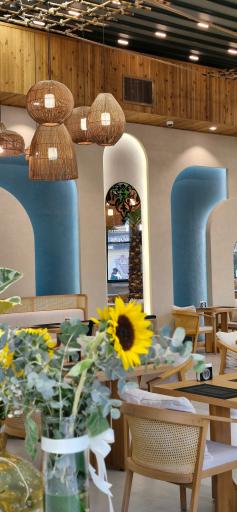 عکس کافه رستوران چهار