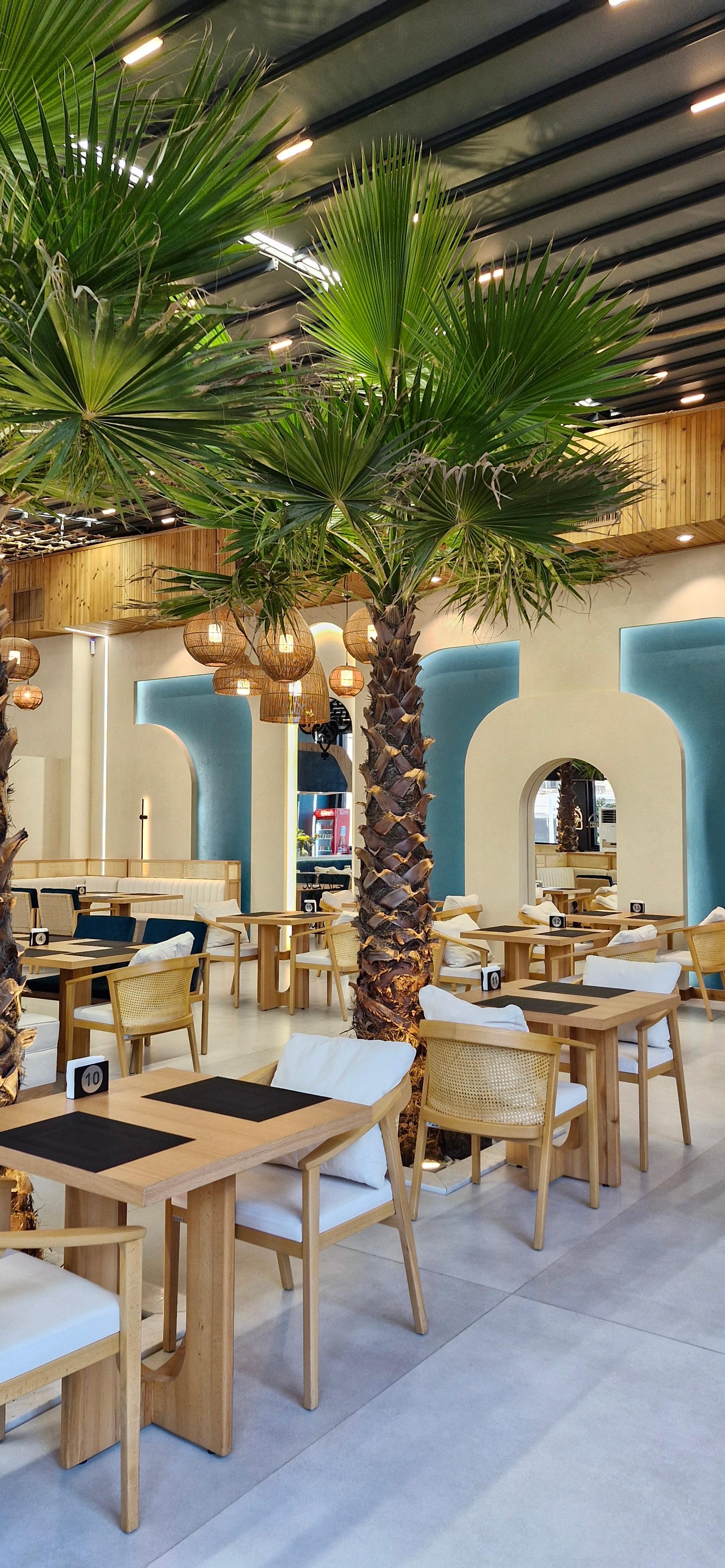 عکس کافه رستوران چهار