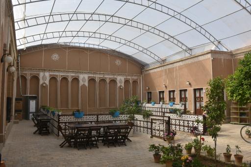 عکس هتل عمارت آذربایجان کهن