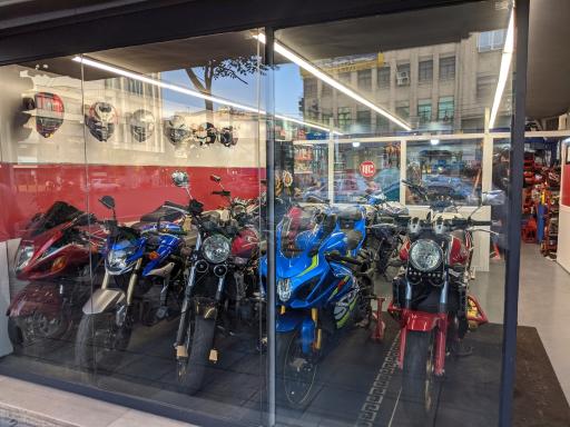 عکس موتو سنتر