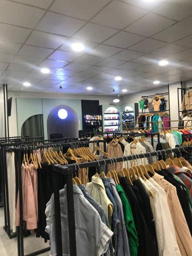 عکس پوشاک زنانه رز تی تی