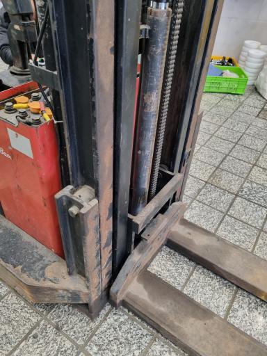 عکس تعمیرگاه لیفتراک حبیبی