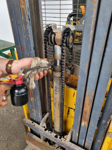 عکس تعمیرگاه لیفتراک حبیبی