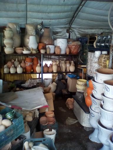 فروشگاه و نمایشگاه سفالینه آراز 