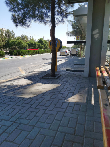 عکس ایستگاه اتوبوس چهارراه امامیه