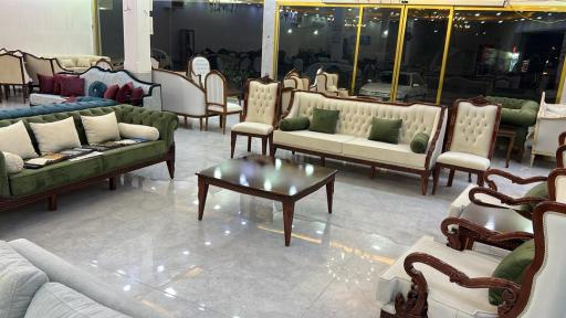 عکس فروشگاه مبل واروژ