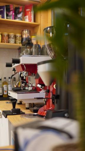 عکس کافه مهرگان