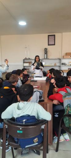 عکس پیش دبستانی و دبستان غیر دولتی پسرانه مهر آفرینان