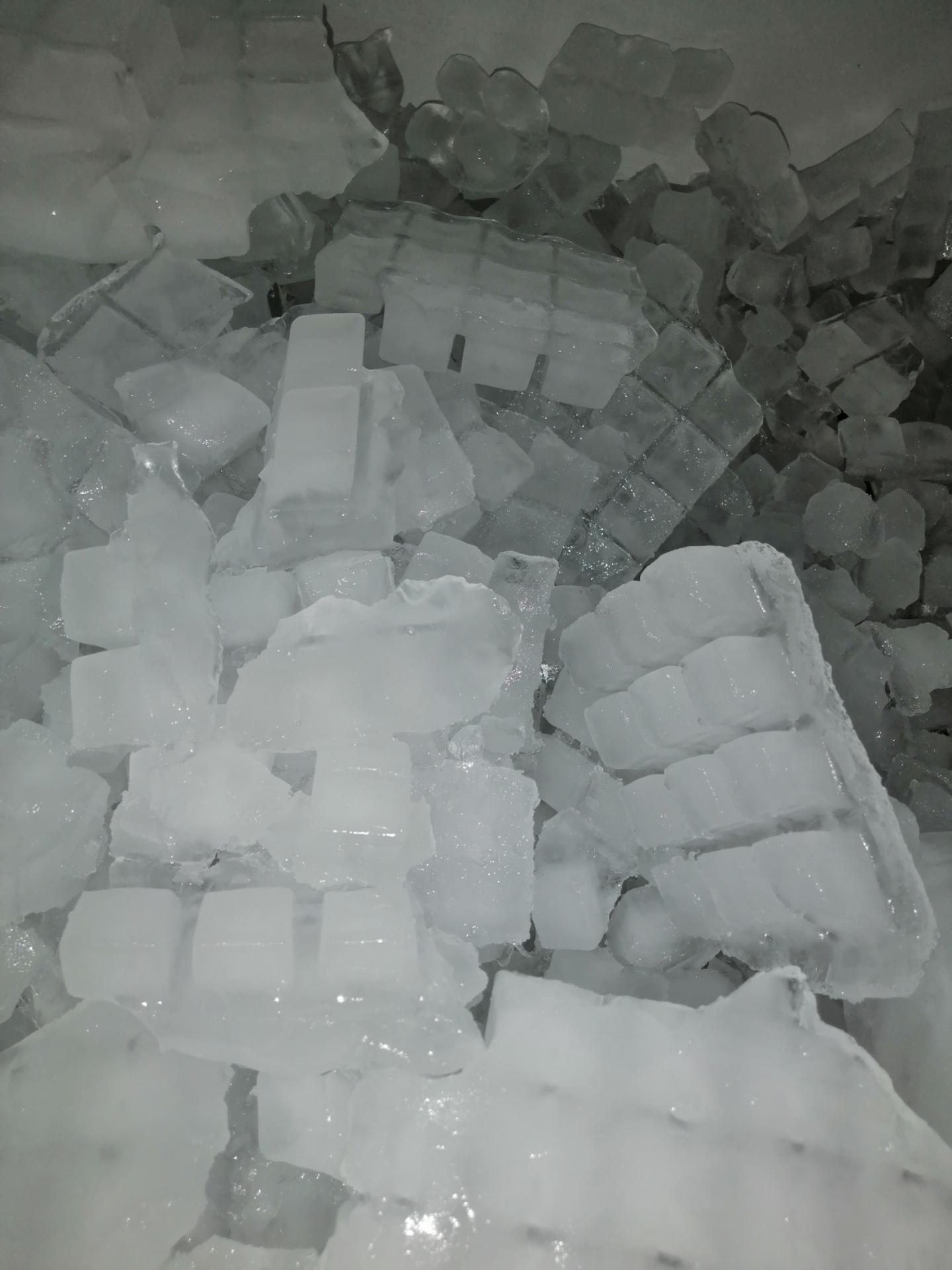 عکس یخ فروشی ایران