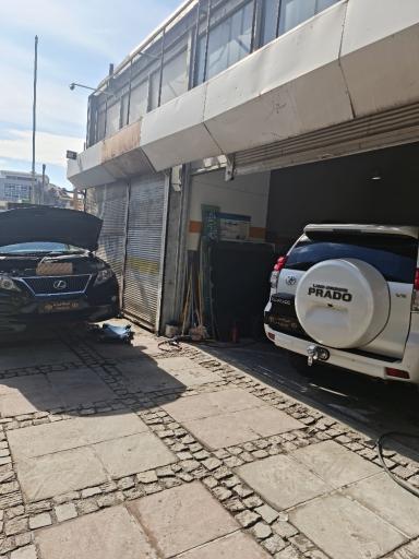 عکس تعمیرگاه تویوران (تویوتا)