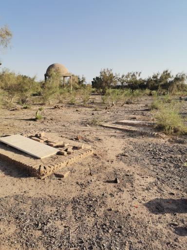 عکس قبرستان قدیمی