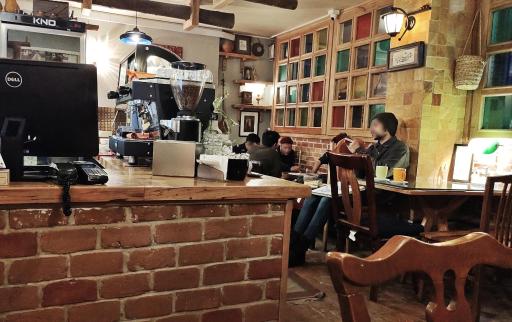 عکس کافه چنار مجاور